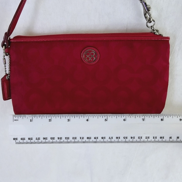 Coach wristlet women wallet zip credit card holder great back pocket logo chain - Picture 3 of 7